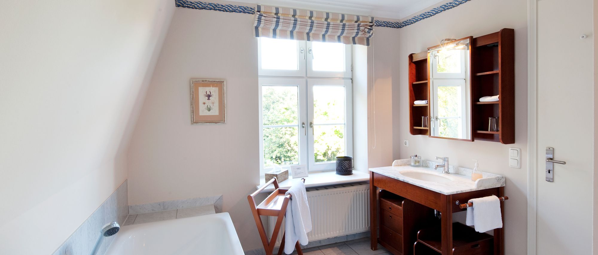 3-Cabernet Badezimmer.jpg